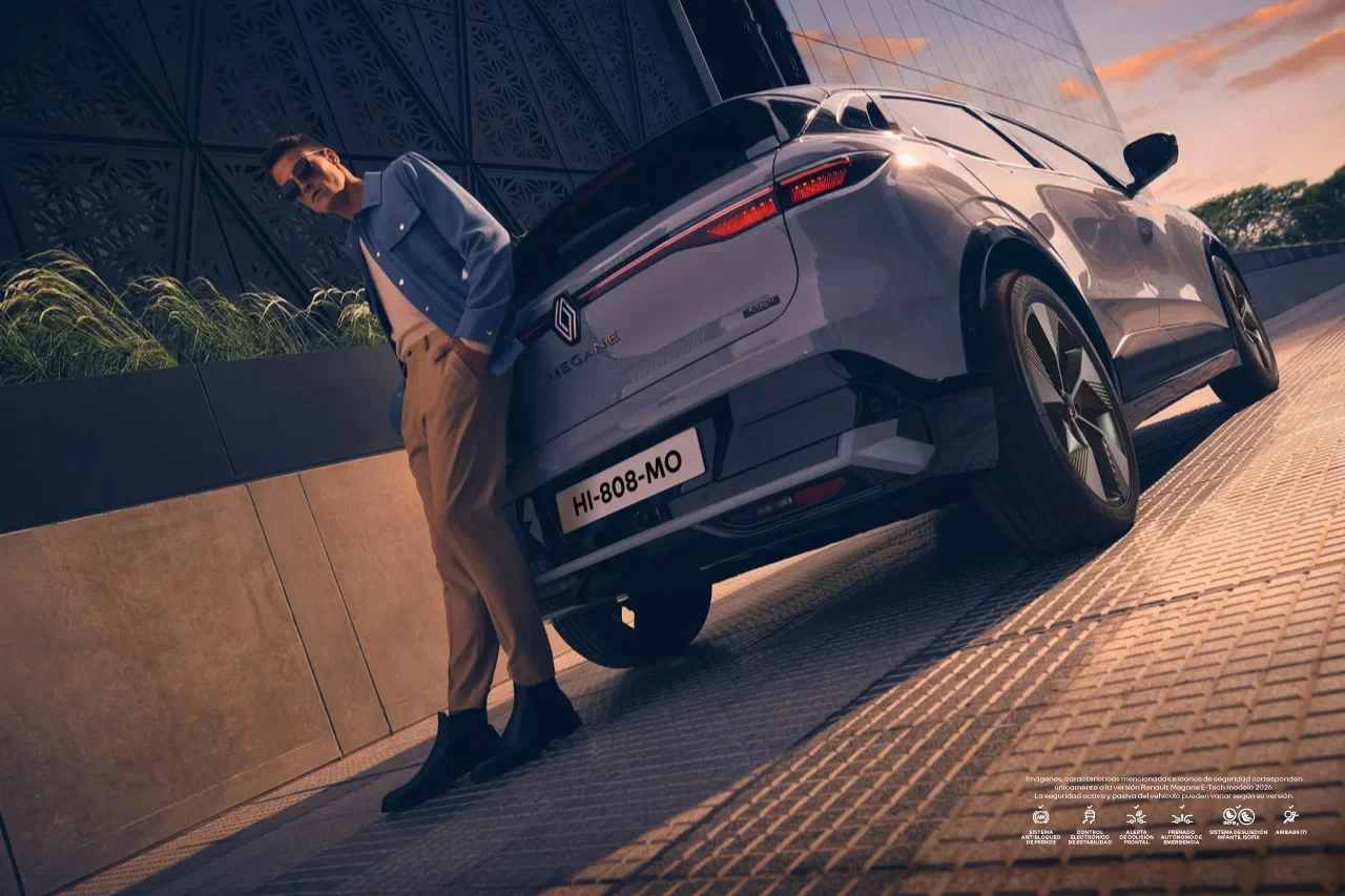 renault-magane-etech-galeria-1